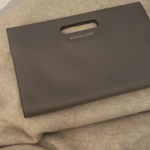 Like NEW gray Michael Kors clutch purse